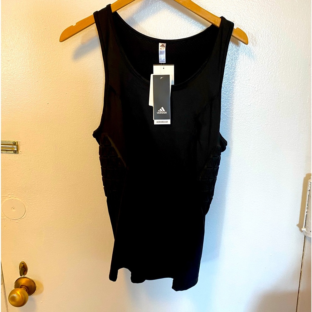🎁🎁Men’s Addias padded tank. Black. XL. NWT.